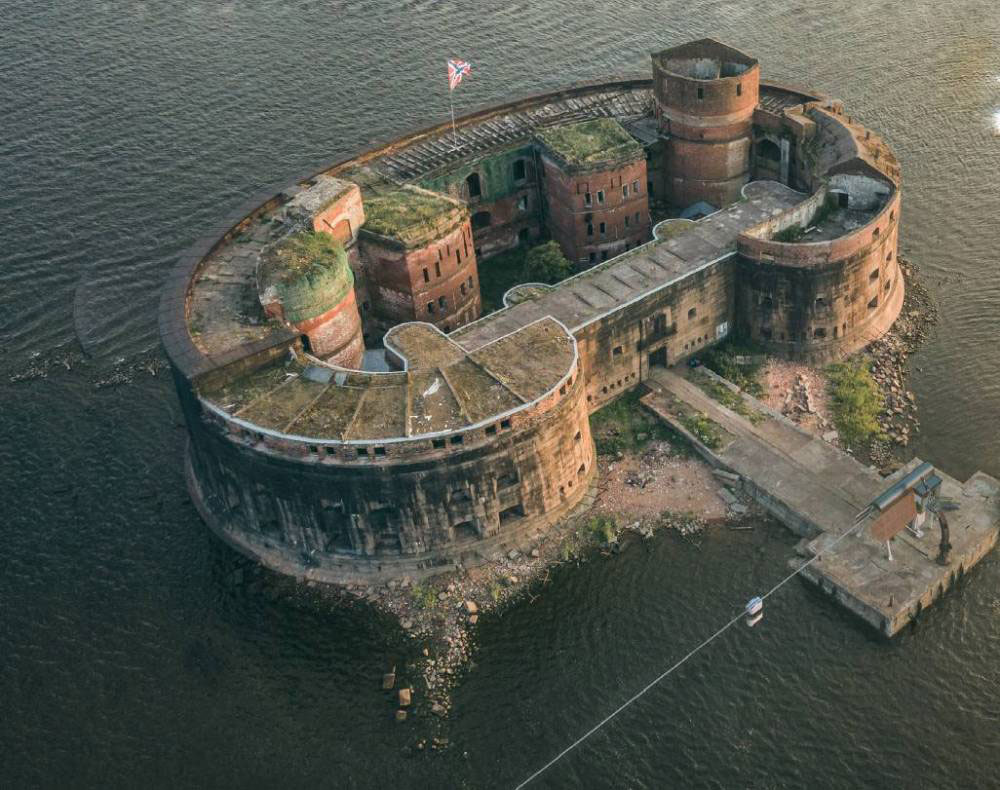 Architectural render: future transport in dialogue with history